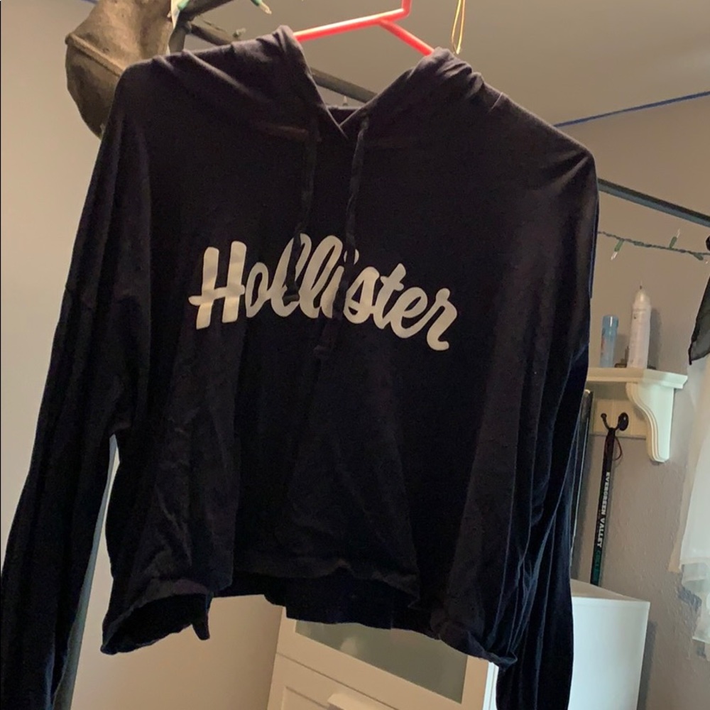Cropped boyfriend tee hoodie .